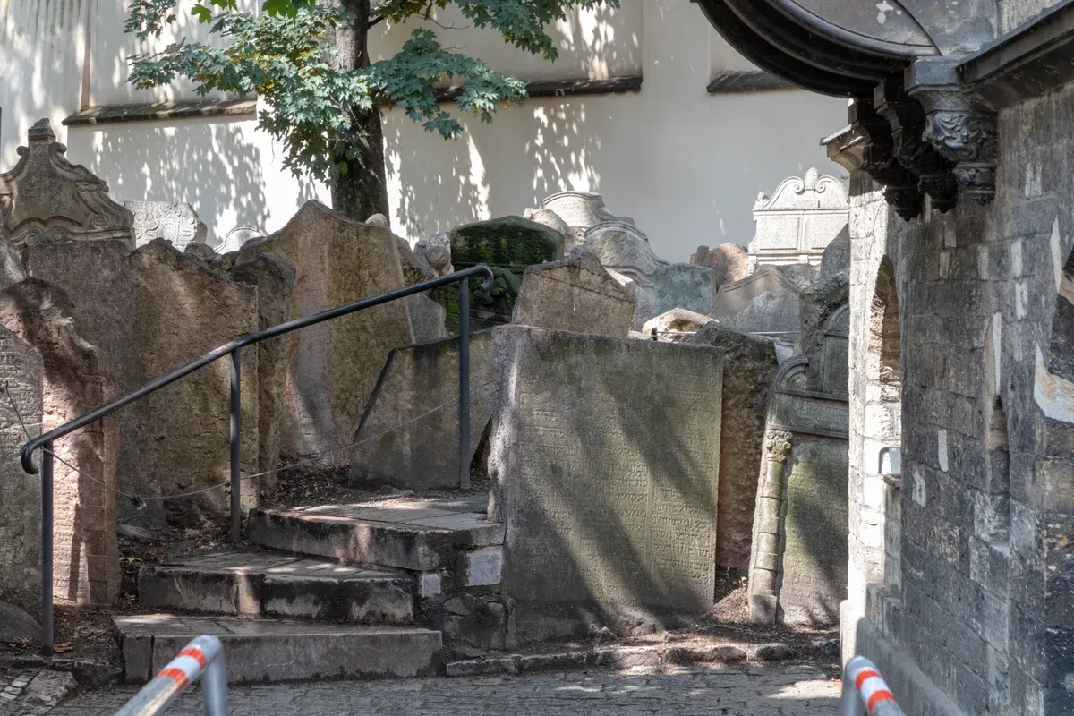 The Old Jewish Cemetery, where the Mysterium ghosts and legends night walk in Prague ends